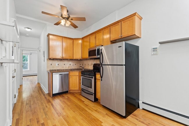Building Photo - 349 7th St