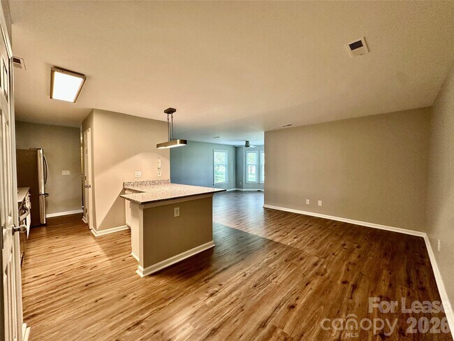 Foto del edificio - 10240 Rose Meadow Ln