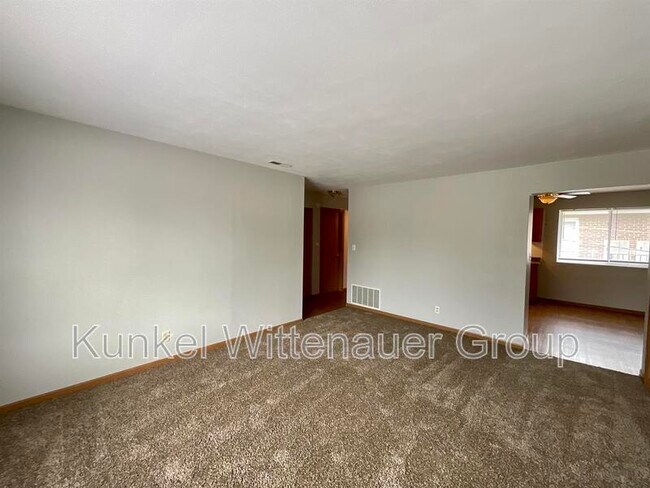 Building Photo - 1705 Jamestown Rd