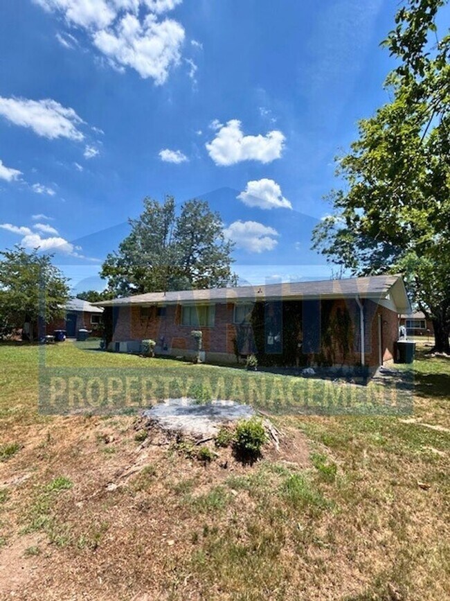 Foto del edificio - Three bedroom ranch-style home in Chattanooga!