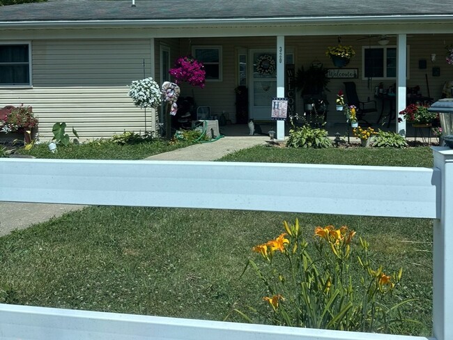 Building Photo - 3 Bedroom Single Family Home in Goreville