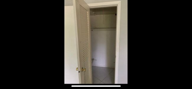 Foto del edificio - 6720 Arbor Dr