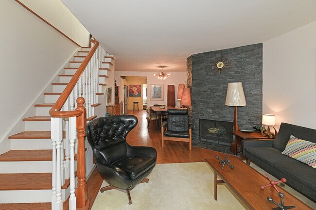 Building Photo - 203 Bedford Park Ave
