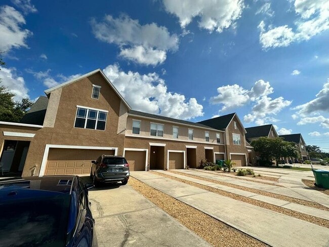 Building Photo - 4330 Tyler Cir N