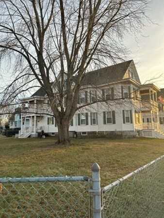 Primary Photo - 183 Methuen St
