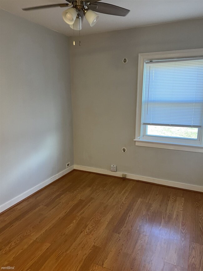 Building Photo - 3 br, 1.5 bath House - 3008 Hungary Spring...