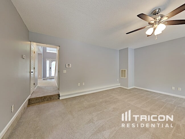 Building Photo - 1028 Maris Ln