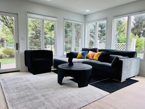 Building Photo - 323 Gross St