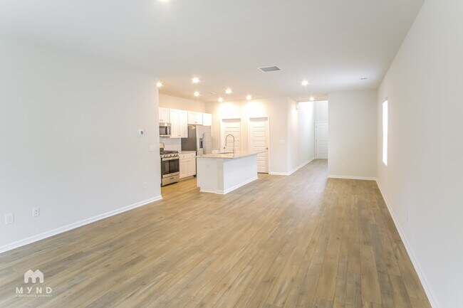Building Photo - 1159 Joywood Dr