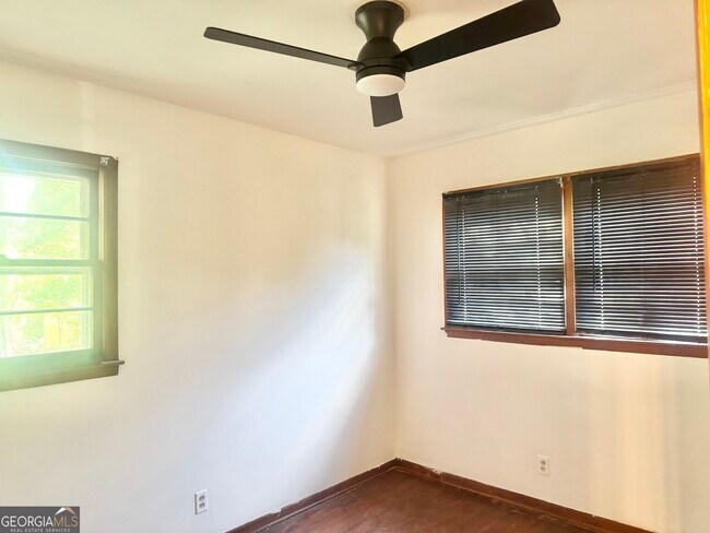Foto del edificio - 1569 Rock Cut Rd