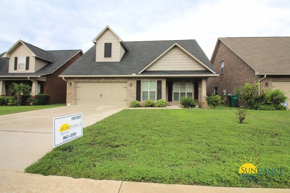 Primary Photo - Gorgeous 4 Bedroom Home in Soundside Moorings