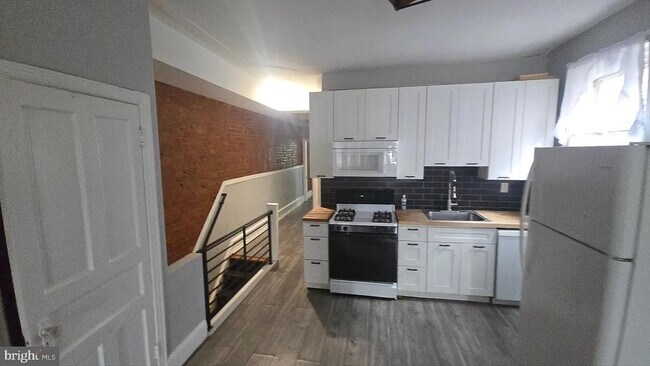 Foto del edificio - 3246 W Huntingdon St