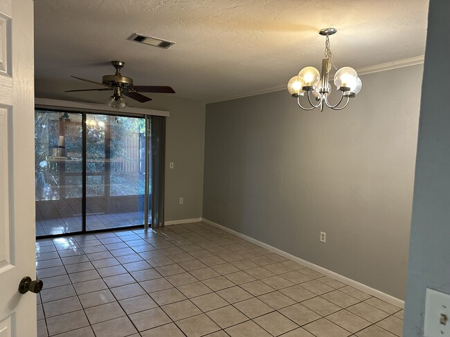 Building Photo - 2635 SW 35th Pl