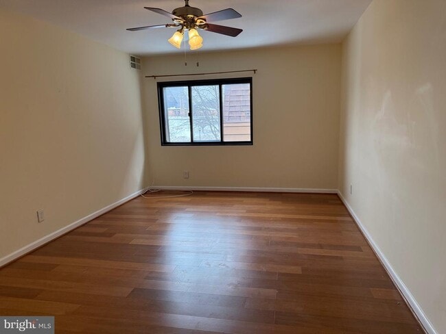 Building Photo - 12702 Veirs Mill Rd