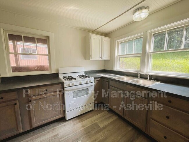 Foto del edificio - 164 N Spring St