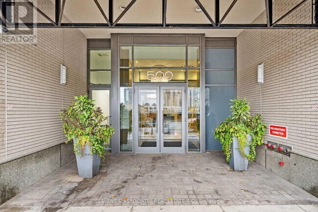 Building Photo - 500 St Clair Ave W