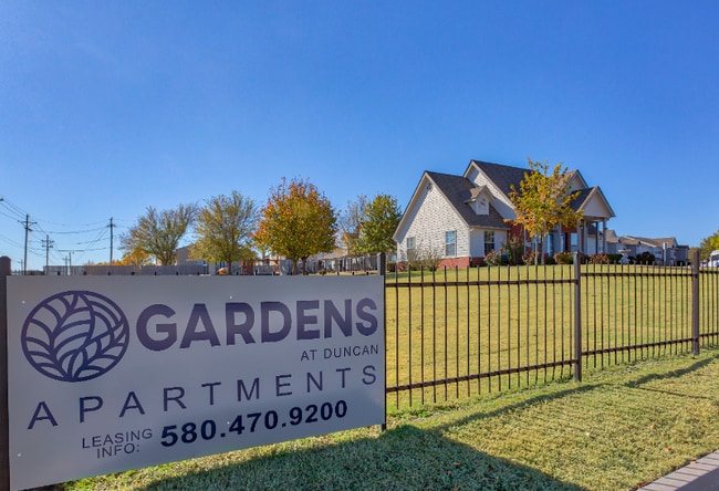 Building Photo - 419 S 27th St