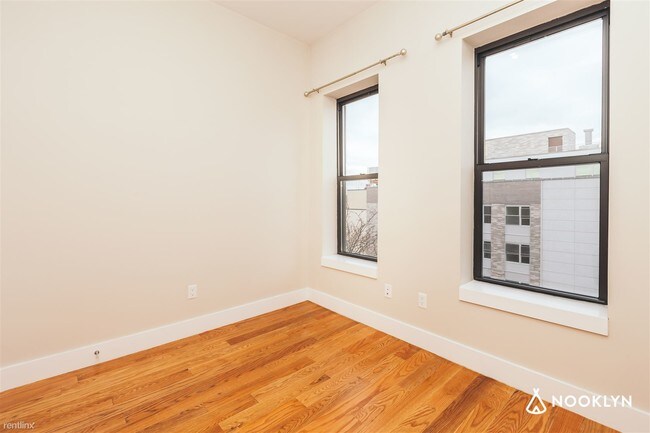 Building Photo - 3 br, 2 bath  - 772 Jefferson Ave