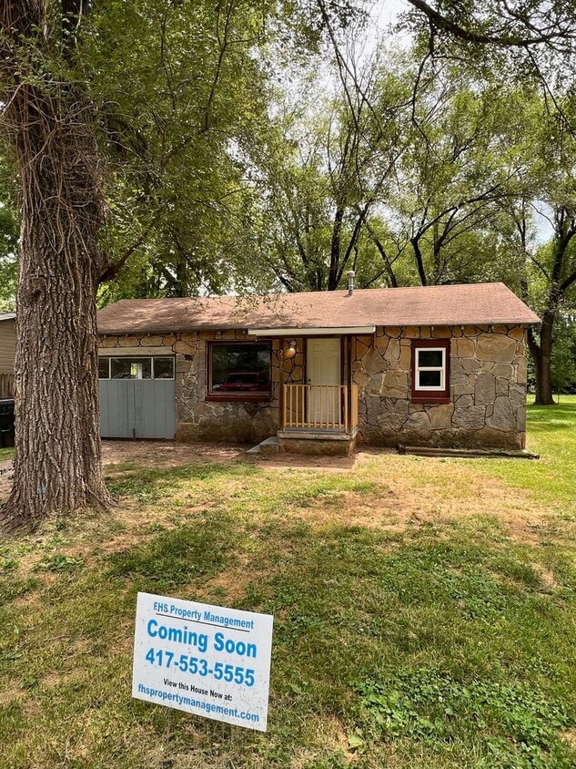 Primary Photo - Available Now 2 bedroom 1 bath!