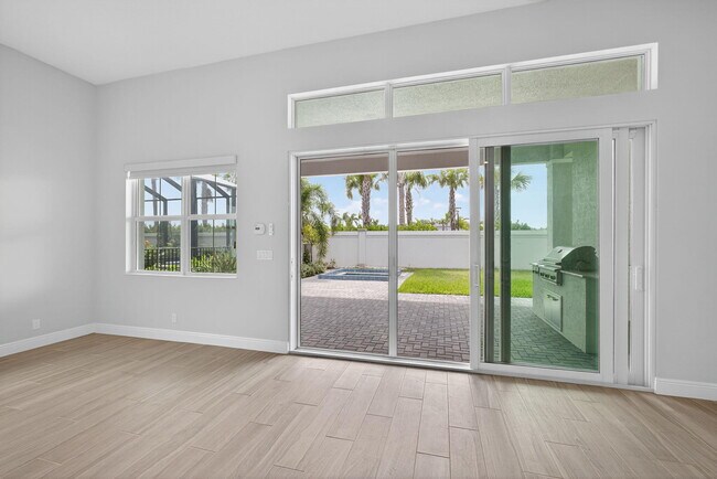 Foto del edificio - 9901 Regency Wy