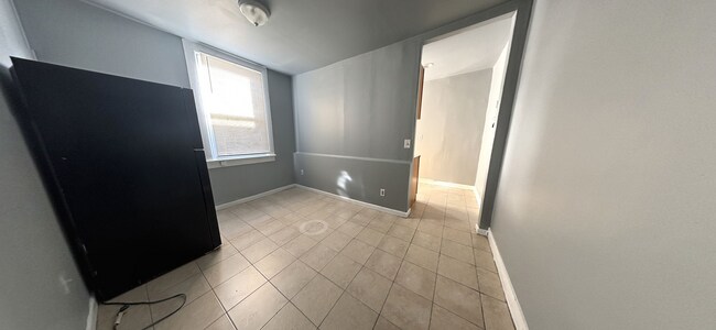 Building Photo - 1910 S 65th St