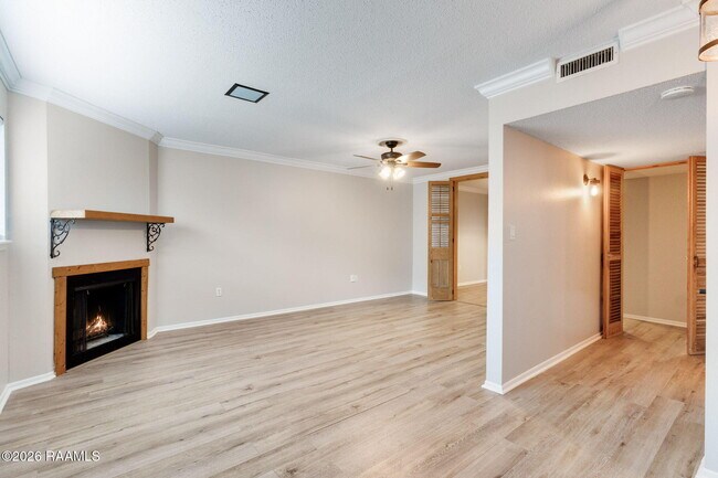 Foto del edificio - 110 W Bayou Pkwy