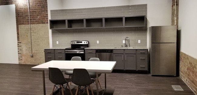 Building Photo - Station Lofts