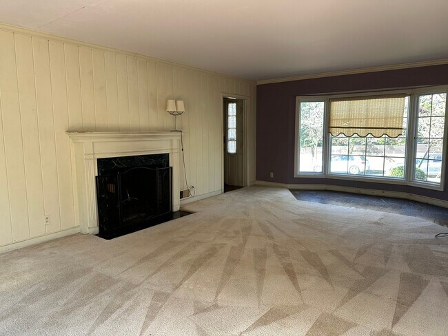 Photo - 5004 Pierpont Ave. Apartments