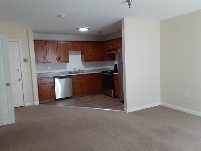 Building Photo - Franklin Landings