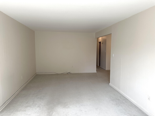 Unit 2 Livingroom - 6653 79th St