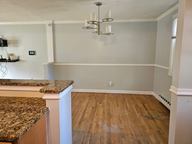 Building Photo - 222 Crest Ave