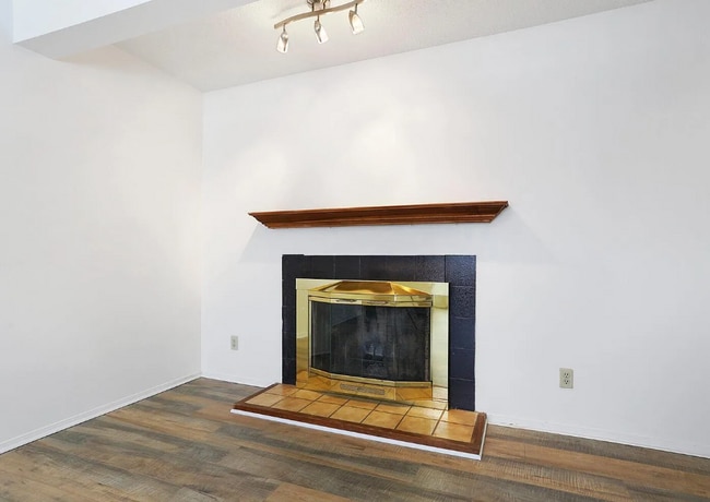 Building Photo - 2504 Covington Dr