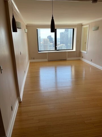 Building Photo - 65 E India Row