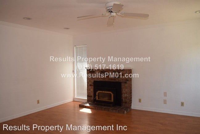 Building Photo - 4 br, 2.5 bath House - 8552 Stratus Dr