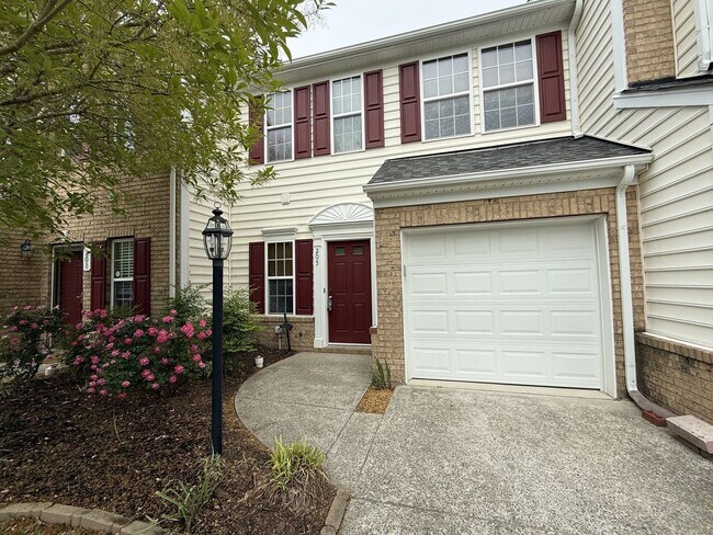 Foto del edificio - Stylish 3BR Home with Garage, Updated Interiors & Resort-Style Community Amenities Near Yorktown ...