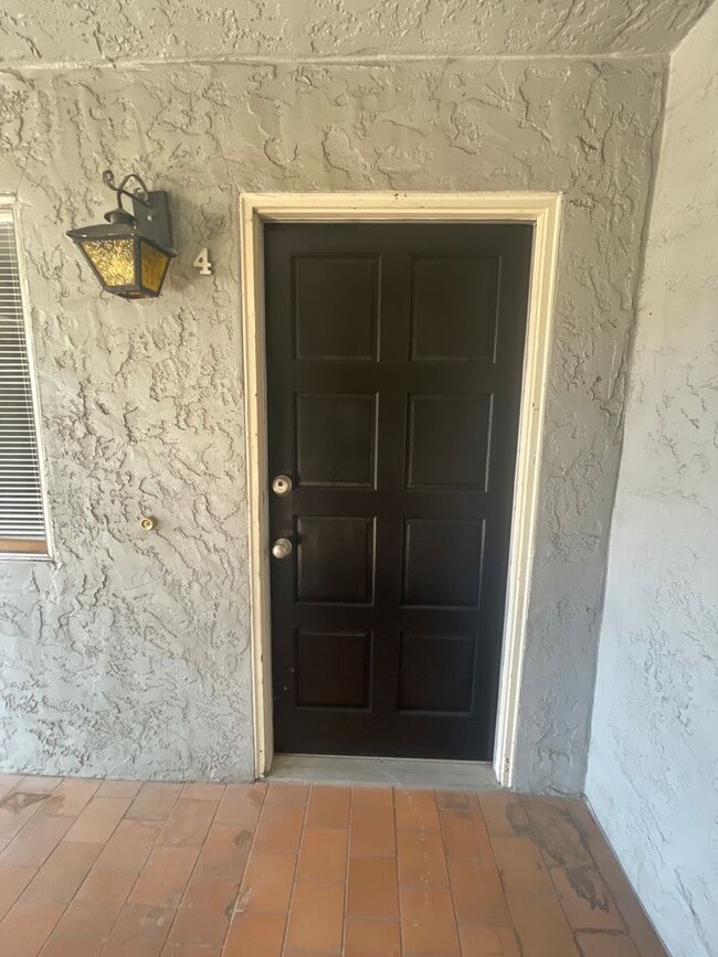 Foto del edificio - 2 Bedroom, 1 Bath Apartment