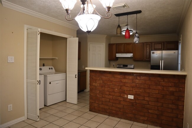 Building Photo - 6319 Langham Way