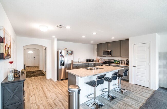 Foto del edificio - Turnkey, Contemporary in West Fort Worth