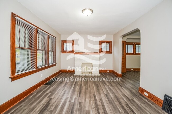 Foto del edificio - 1300 Brandon Ave