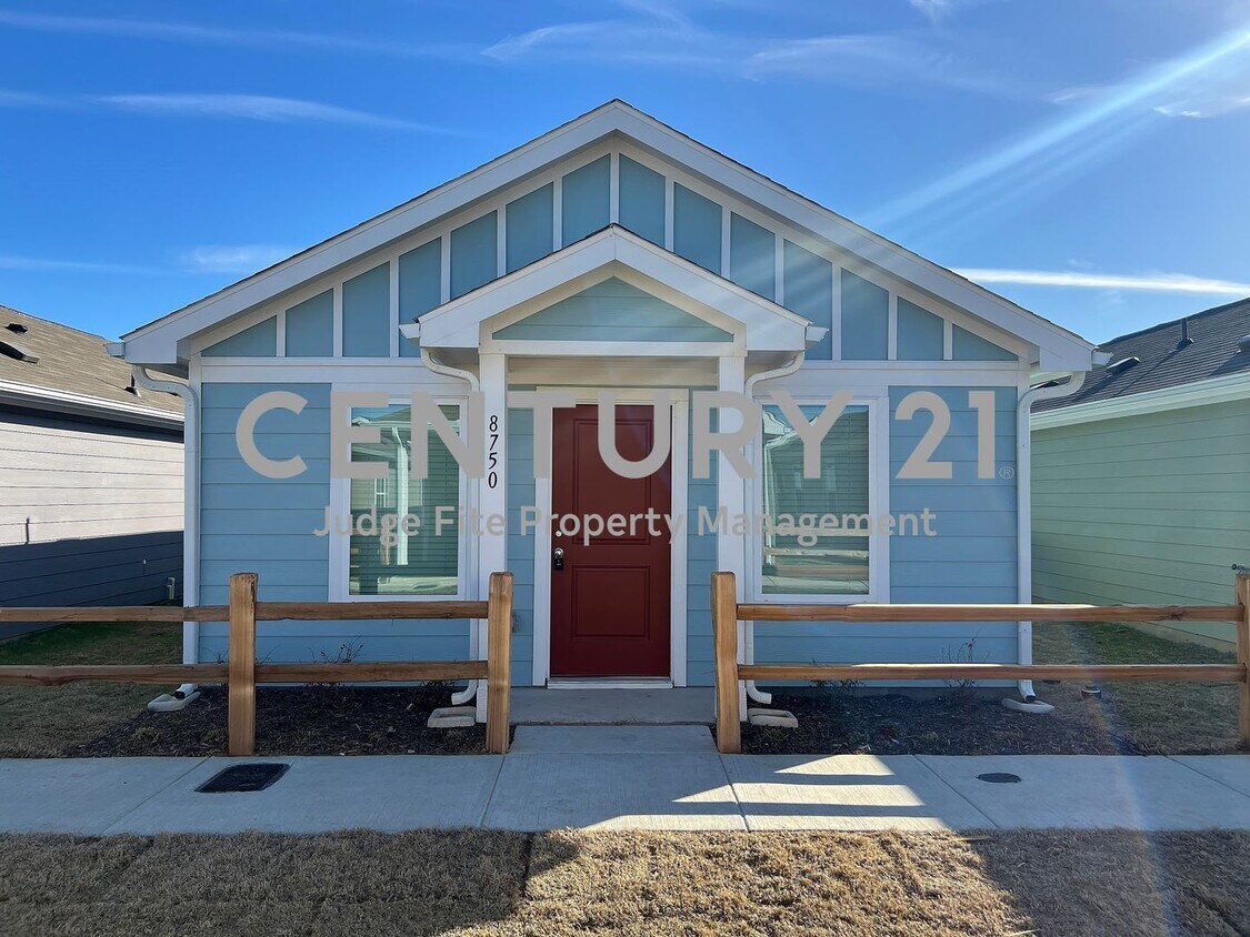Foto principal - BRAND NEW, NEVER LIVED IN 2/2 IN NEW FORT ...