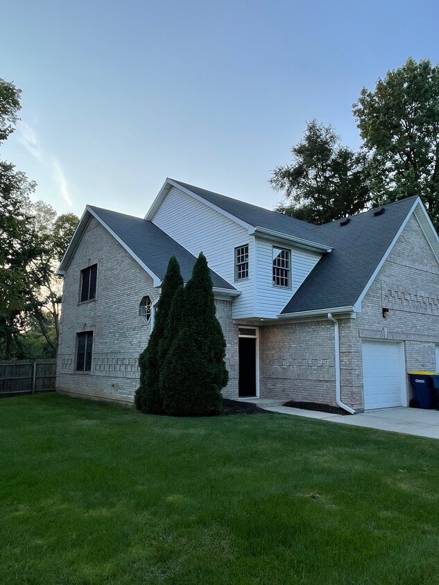 Foto principal - 10600 Central Ave