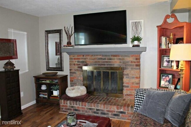 Building Photo - 4 br, 1.5 bath House - 3503 Windlass Court