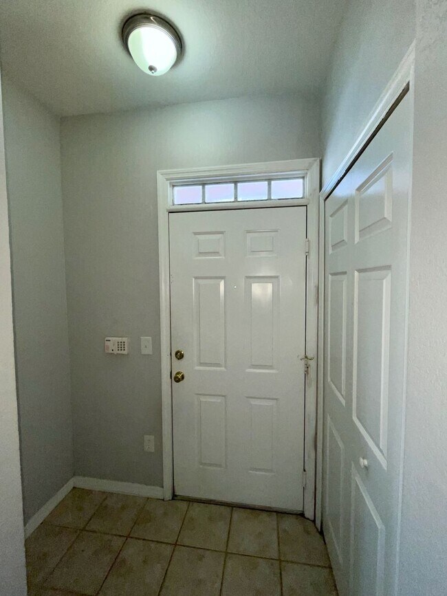 Foto del edificio - Hampton's West 1 Bed /1 Bath