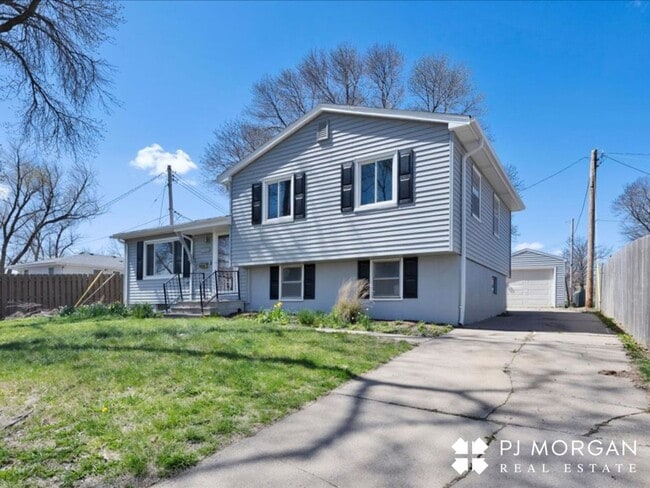 Photo - 3 bedroom, 2 Bathroom Home - Available Now...