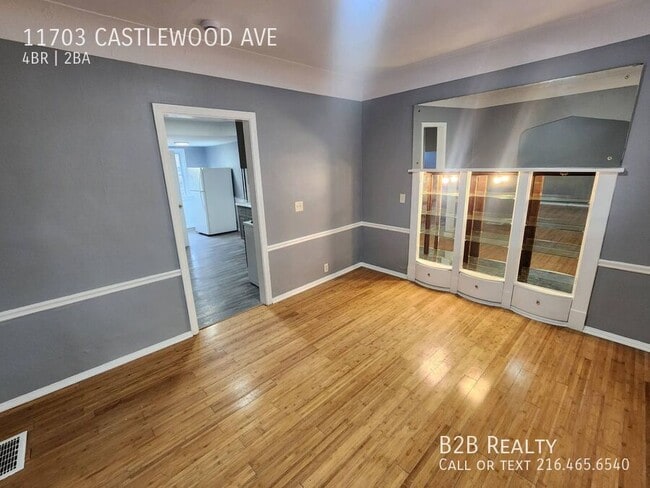 Foto del edificio - 11703 Castlewood Ave