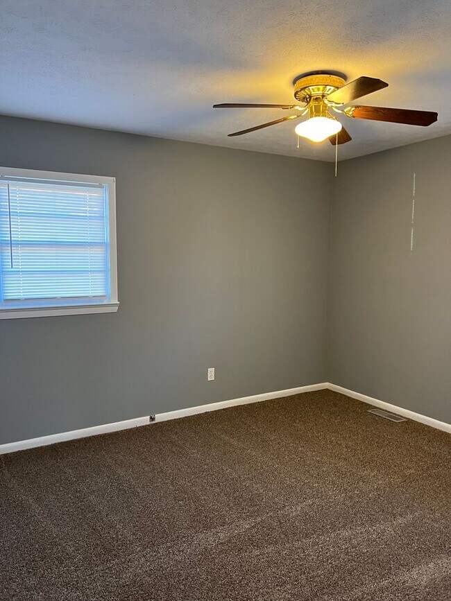 Building Photo - Available NOW - 300 Deerfield