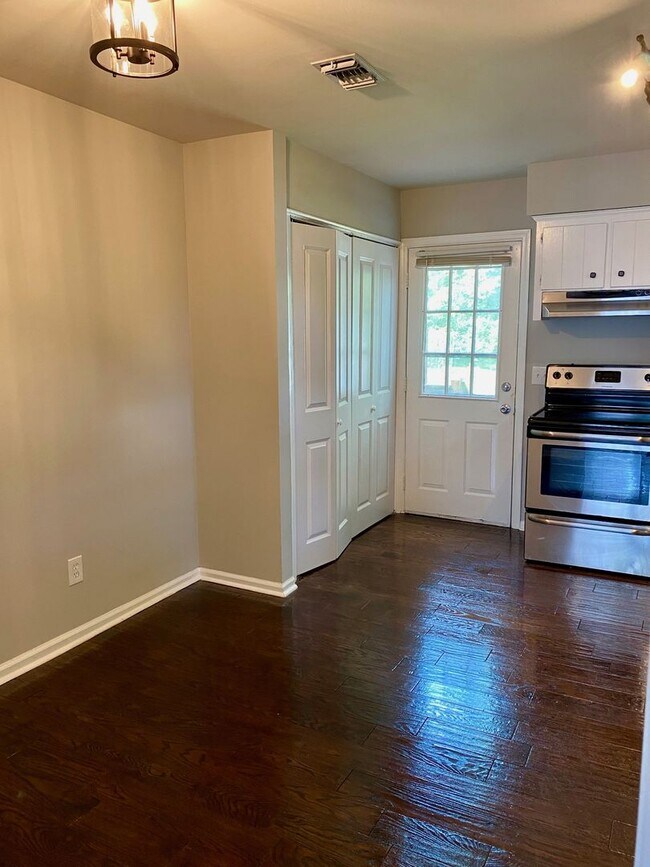 Foto del edificio - Charming East Nashville Home!