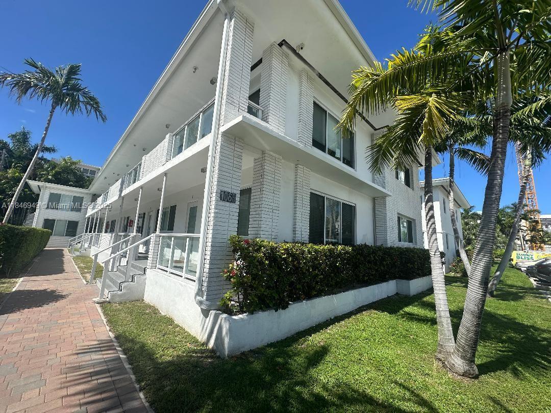 Foto principal - 1065 98th St