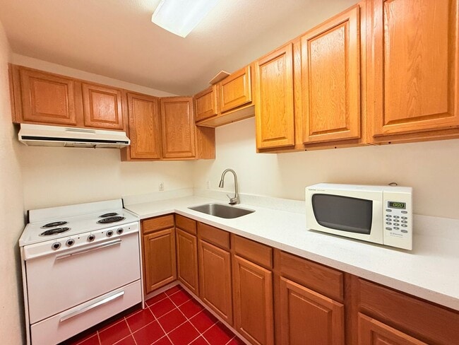 Building Photo - 2857 N Los Felices Rd
