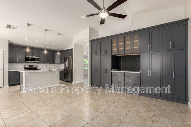Foto del edificio - 470 W Scott Ave